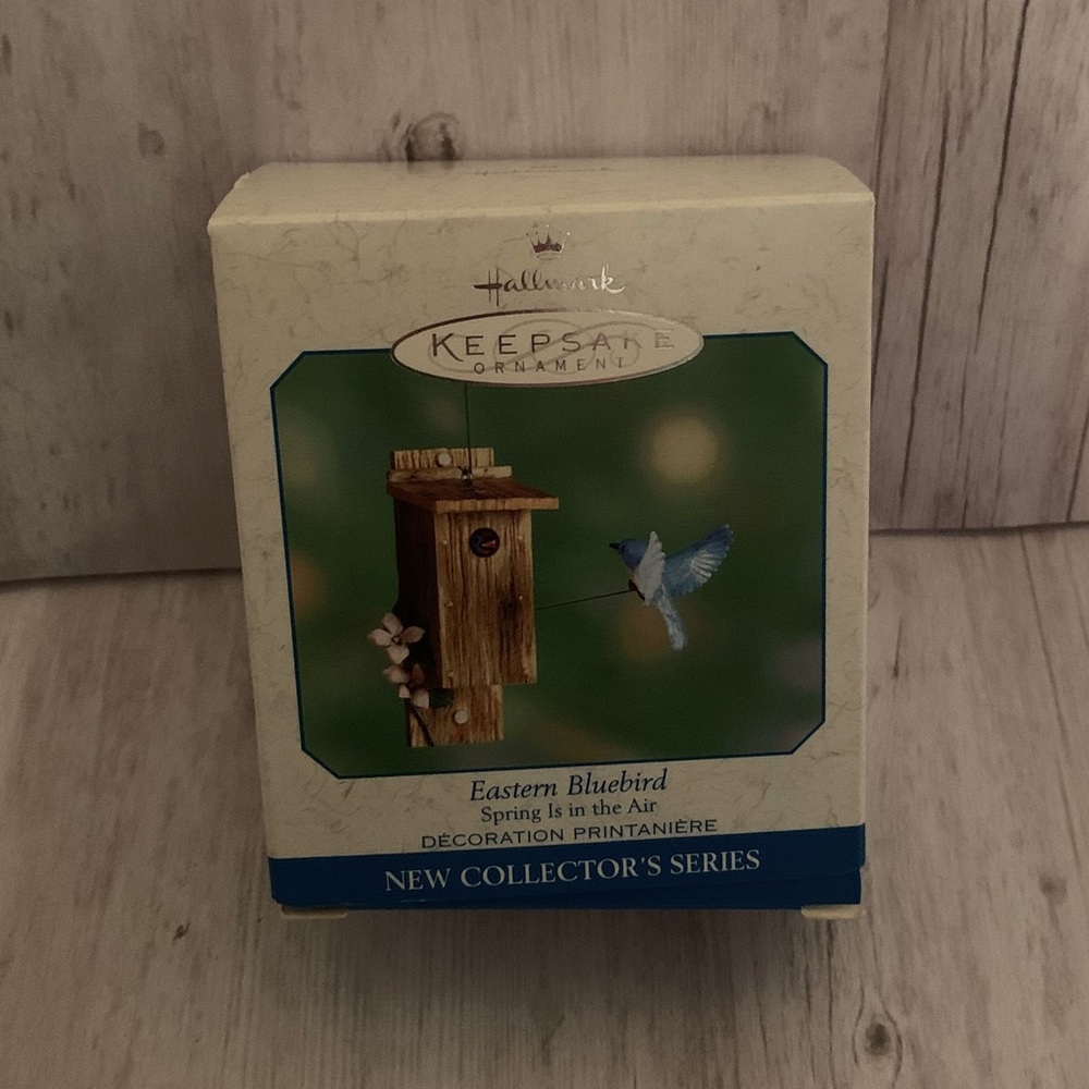 Hallmark Keepsake  Eastern Bluebird 2000 Ornament